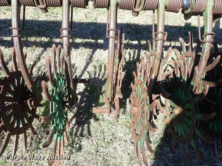 image for item DF1092 John Deere 400 rotary hoe