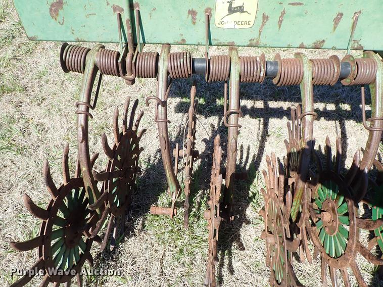 image for item DF1092 John Deere 400 rotary hoe