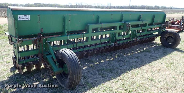 image for item DF1094 Great Plains Solid Stand 20 grain drill