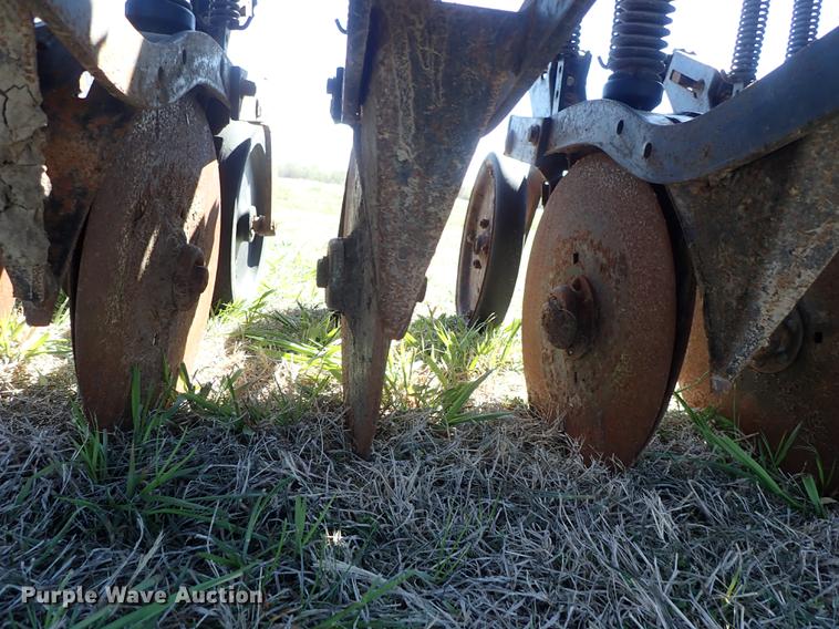 image for item DF1094 Great Plains Solid Stand 20 grain drill