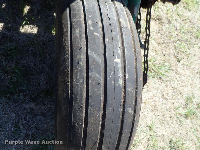 image for item DF1094 Great Plains Solid Stand 20 grain drill