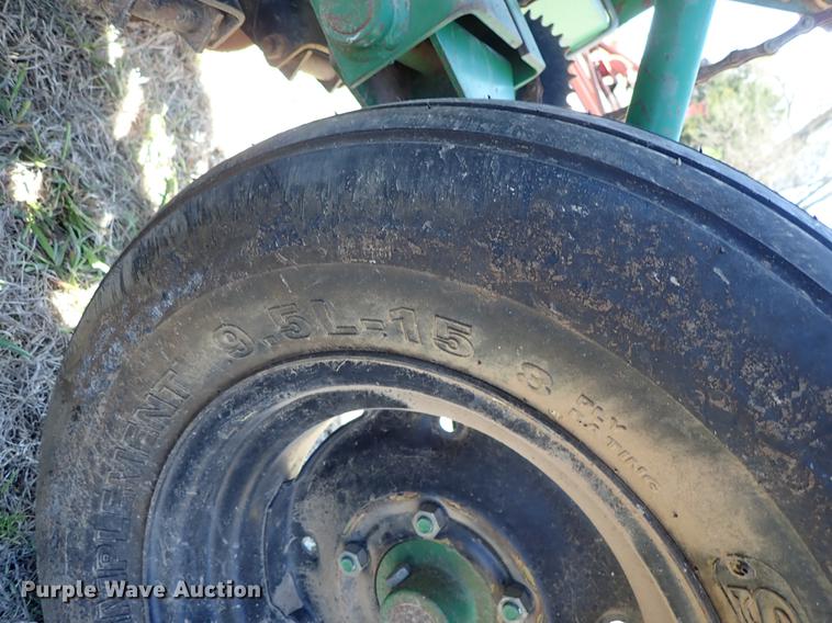 image for item DF1094 Great Plains Solid Stand 20 grain drill