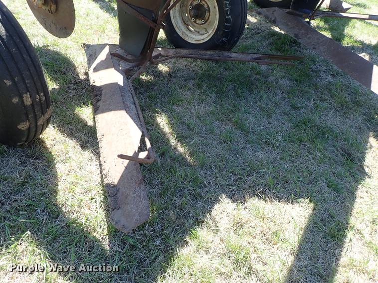 image for item DF1095 Flex King KB-15 sweep plow