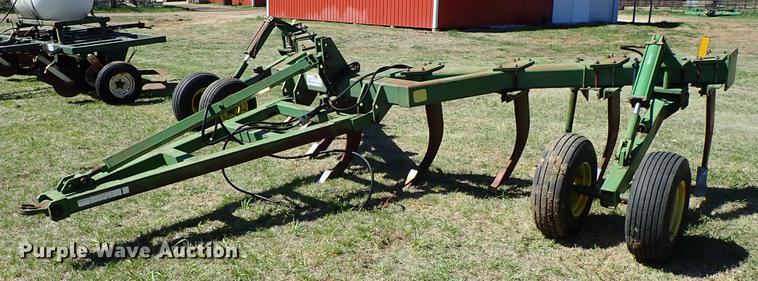 image for item DF1096 John Deere 915 ripper