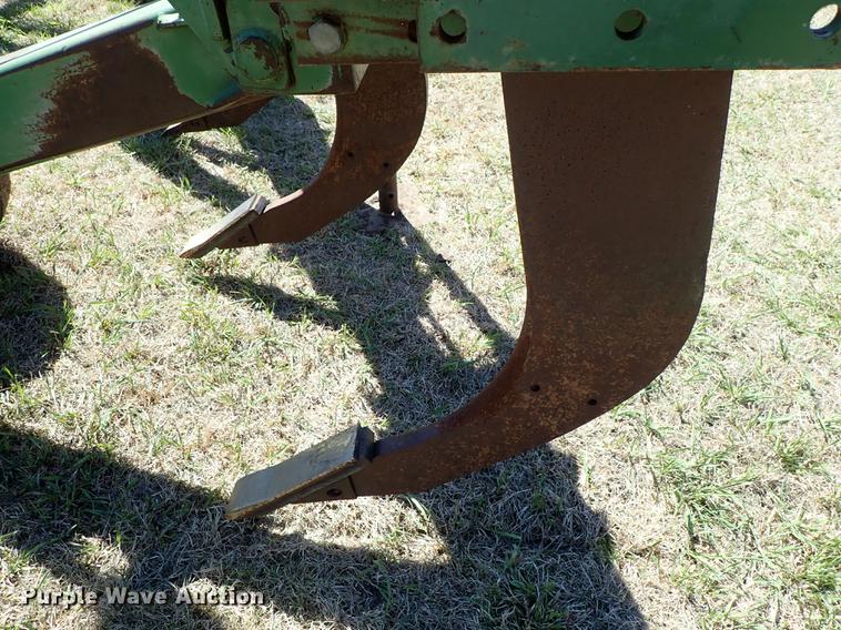 image for item DF1096 John Deere 915 ripper