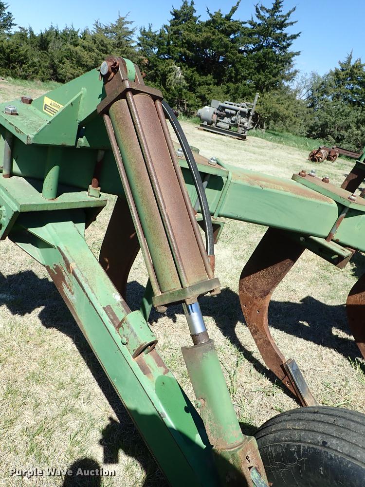 image for item DF1096 John Deere 915 ripper