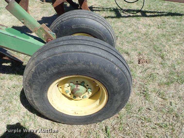 image for item DF1096 John Deere 915 ripper