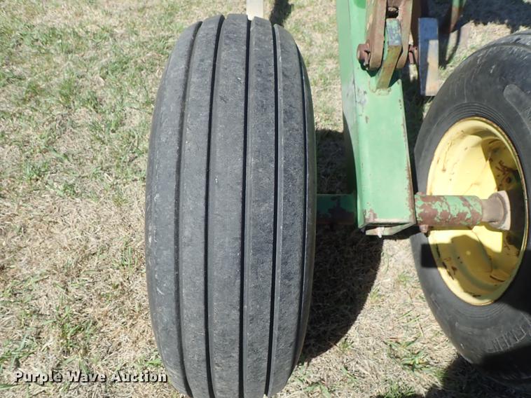 image for item DF1096 John Deere 915 ripper