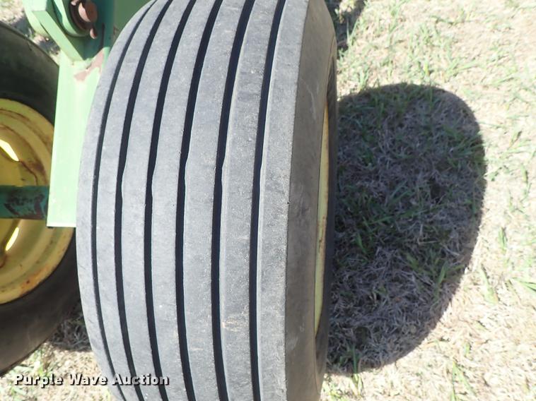 image for item DF1096 John Deere 915 ripper