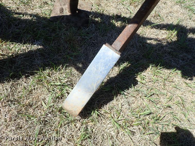 image for item DF1096 John Deere 915 ripper