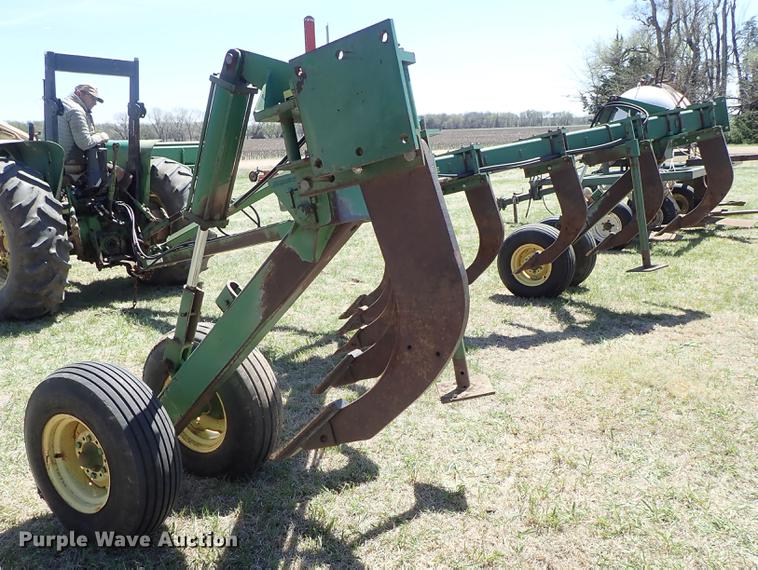 image for item DF1096 John Deere 915 ripper