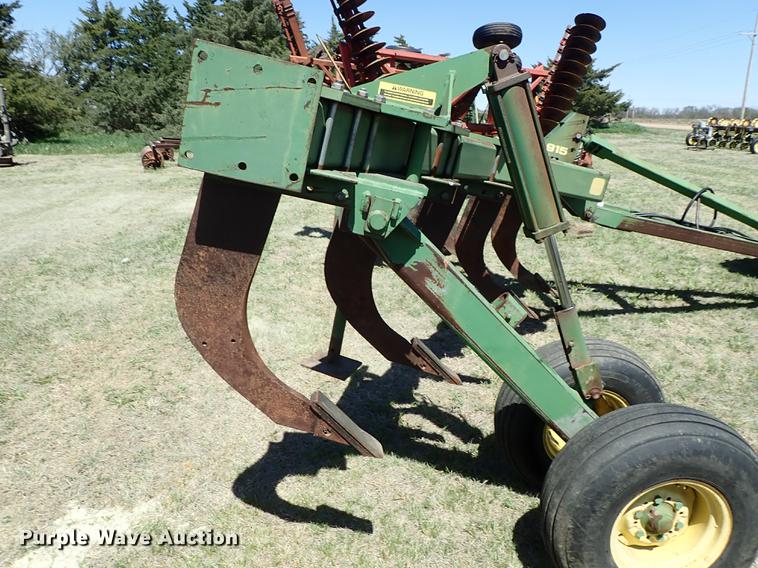 image for item DF1096 John Deere 915 ripper