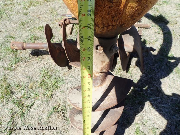 image for item DF1100 Post hole digger