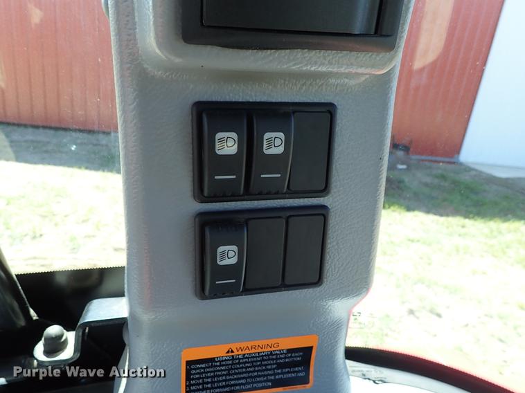 image for item DF1102 Mahindra mPower 75P MFWD tractor