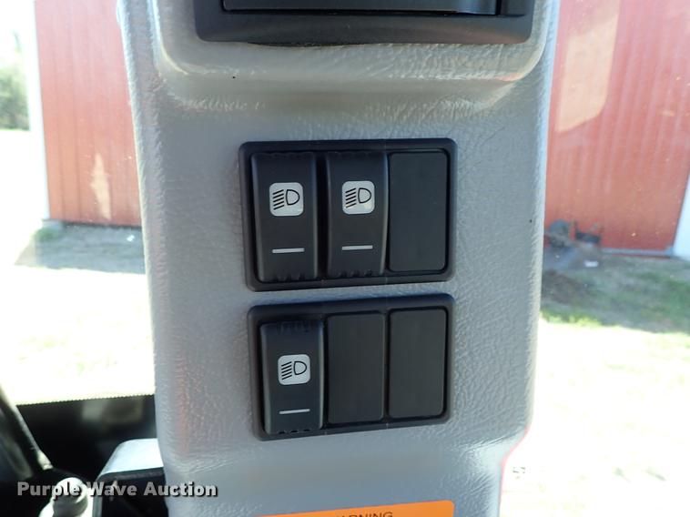 image for item DF1102 Mahindra mPower 75P MFWD tractor