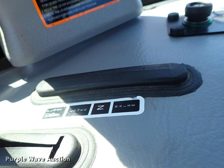 image for item DF1102 Mahindra mPower 75P MFWD tractor