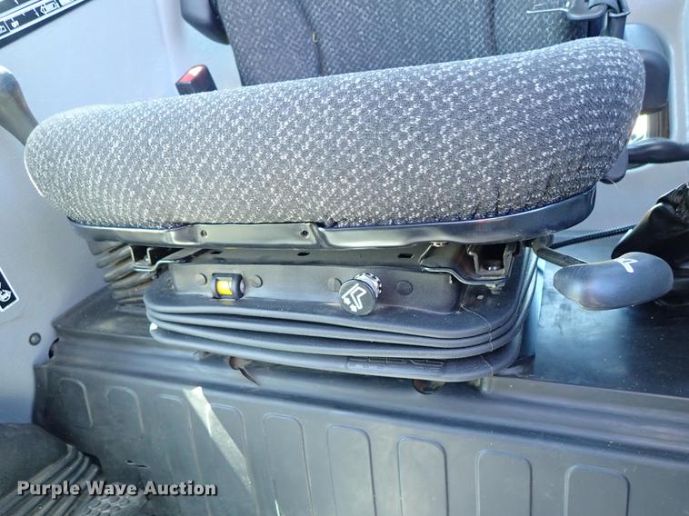 image for item DF1102 Mahindra mPower 75P MFWD tractor