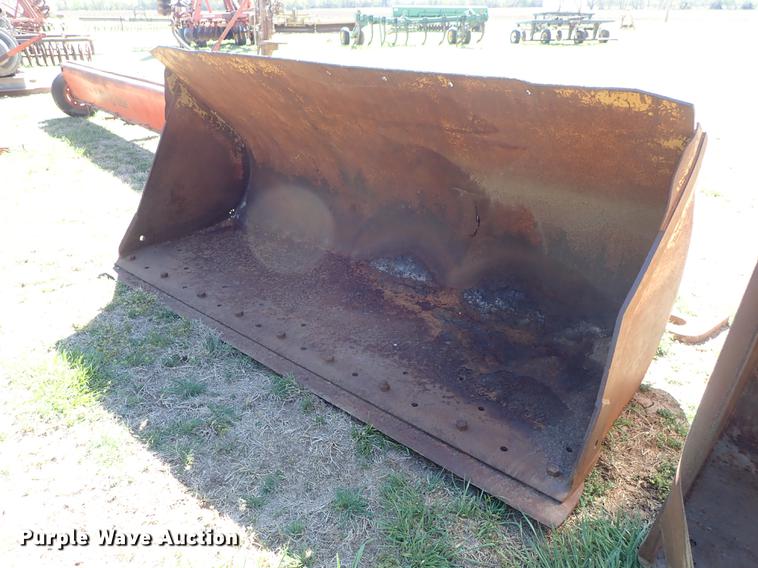 image for item DF1121 (2) loader buckets