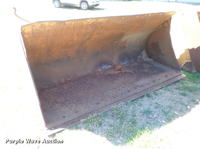 image for item DF1121 (2) loader buckets