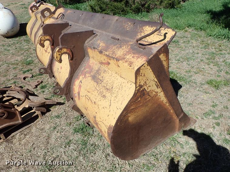 image for item DF1121 (2) loader buckets