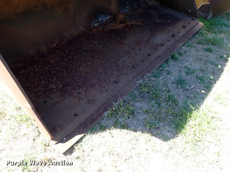 image for item DF1121 (2) loader buckets