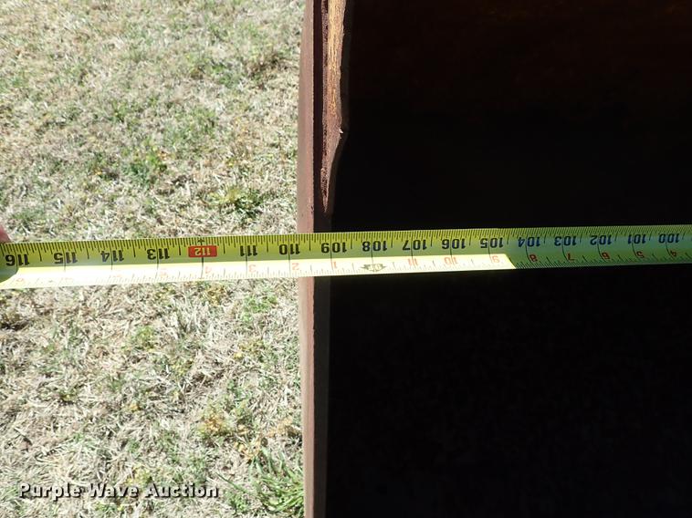 image for item DF1121 (2) loader buckets