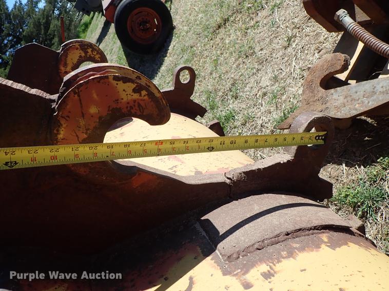 image for item DF1121 (2) loader buckets