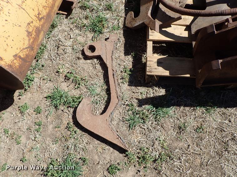 image for item DF1121 (2) loader buckets