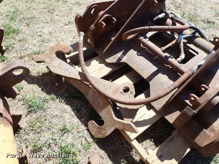 image for item DF1121 (2) loader buckets