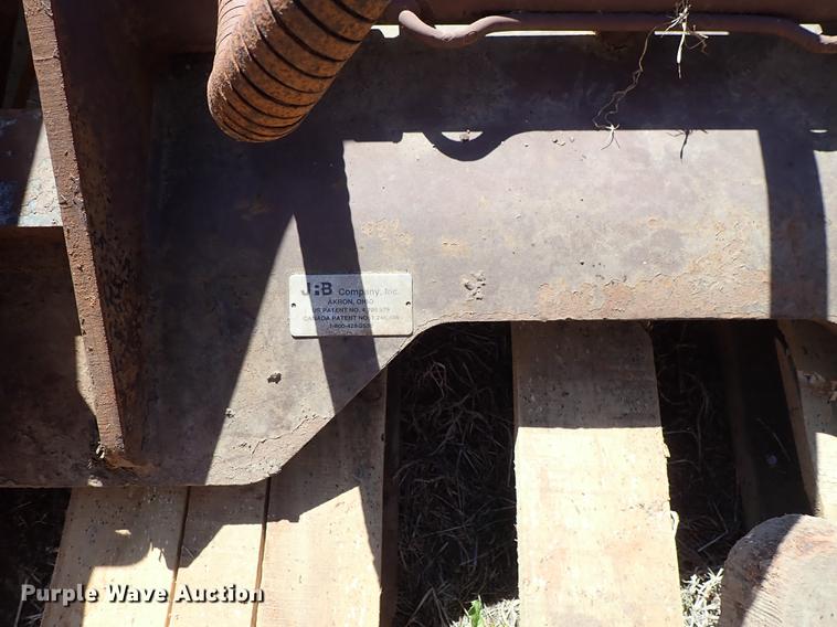 image for item DF1121 (2) loader buckets