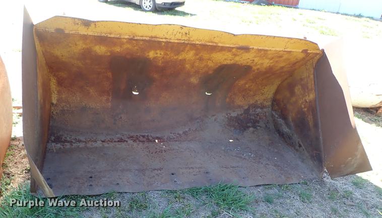 image for item DF1121 (2) loader buckets