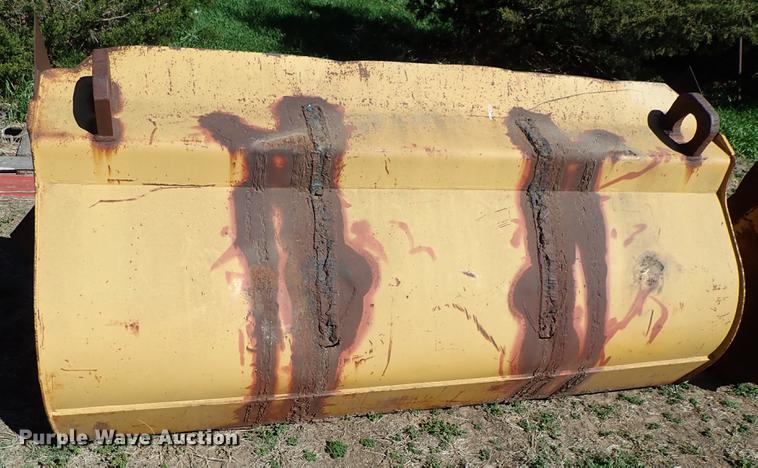 image for item DF1121 (2) loader buckets