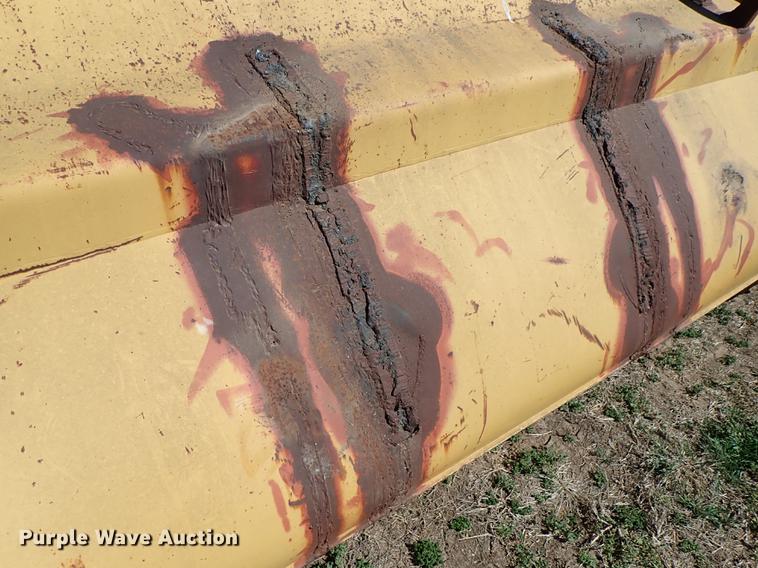 image for item DF1121 (2) loader buckets