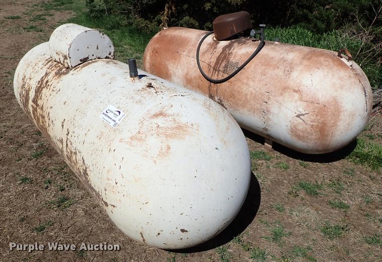 image for item DF1122 (2) propane tanks