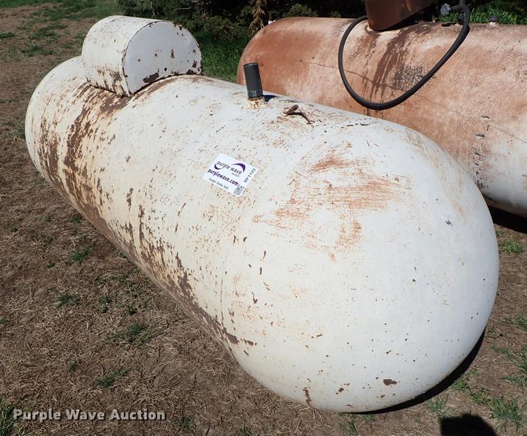 image for item DF1122 (2) propane tanks