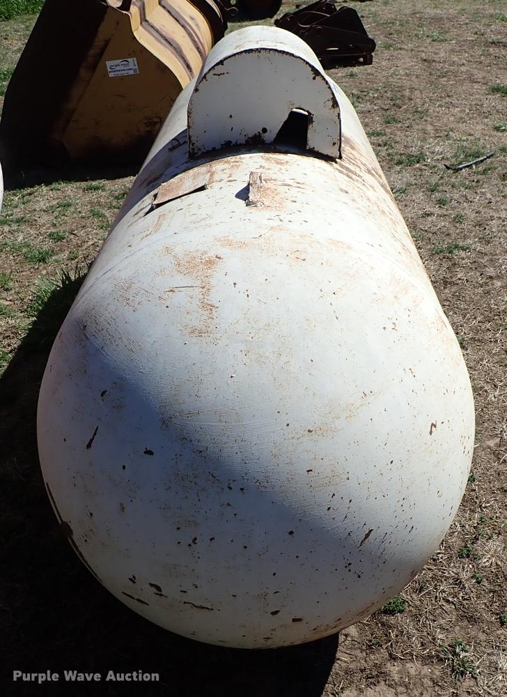 image for item DF1122 (2) propane tanks