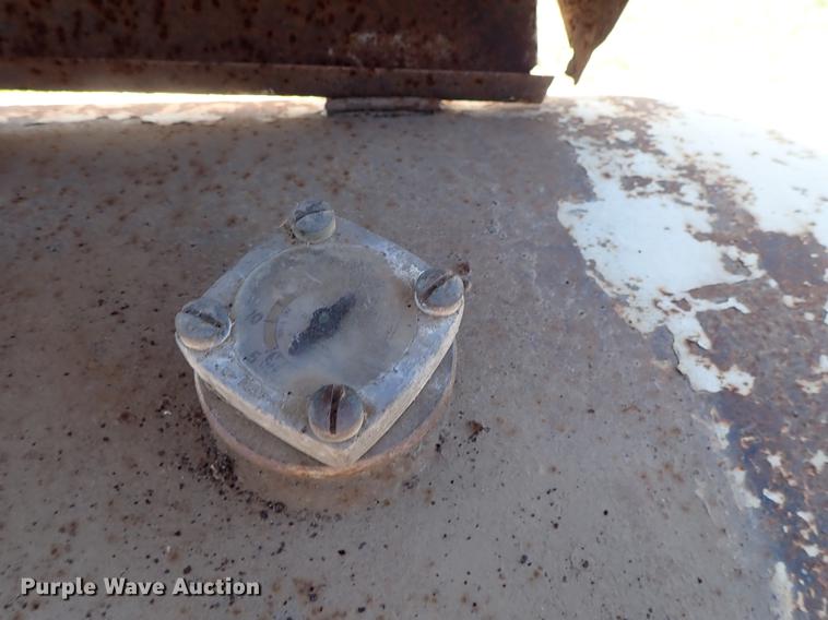 image for item DF1122 (2) propane tanks