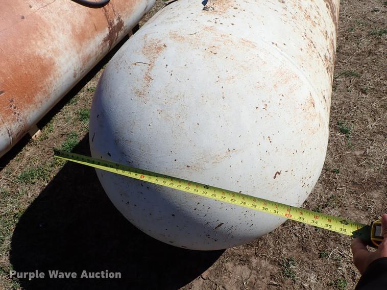 image for item DF1122 (2) propane tanks