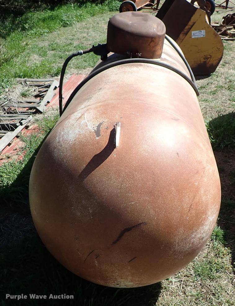 image for item DF1122 (2) propane tanks