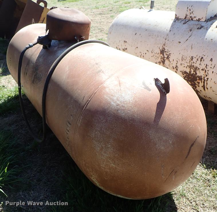 image for item DF1122 (2) propane tanks