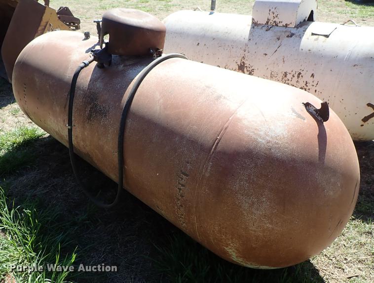 image for item DF1122 (2) propane tanks