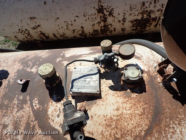 image for item DF1122 (2) propane tanks