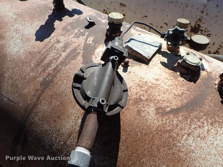 image for item DF1122 (2) propane tanks