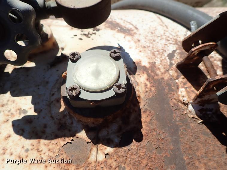 image for item DF1122 (2) propane tanks