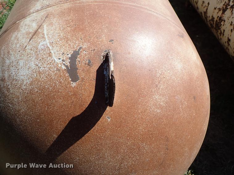 image for item DF1122 (2) propane tanks