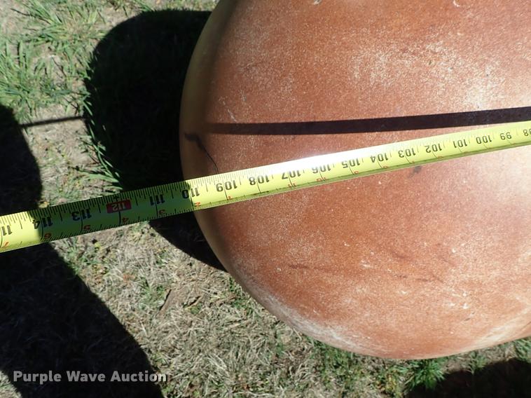 image for item DF1122 (2) propane tanks