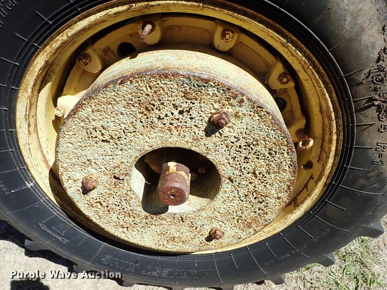 image for item DF1123 1967 John Deere 4020 tractor