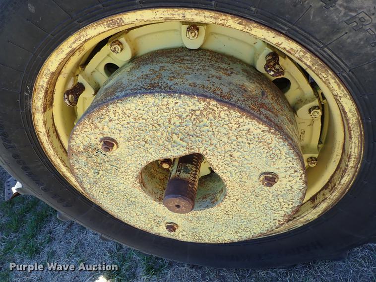 image for item DF1123 1967 John Deere 4020 tractor