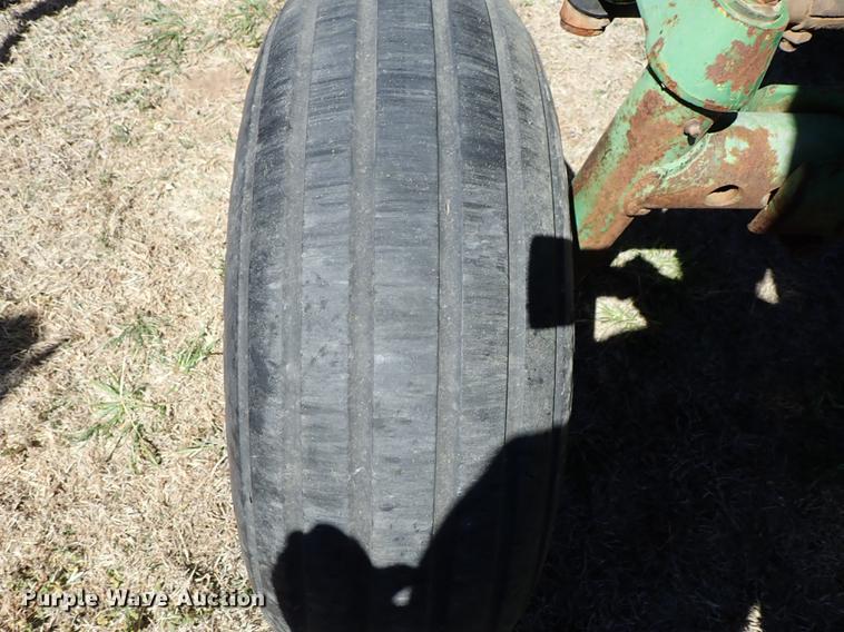 image for item DF1123 1967 John Deere 4020 tractor