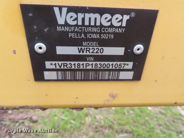 image for item DF7793 Vermeer WR220 hay rake